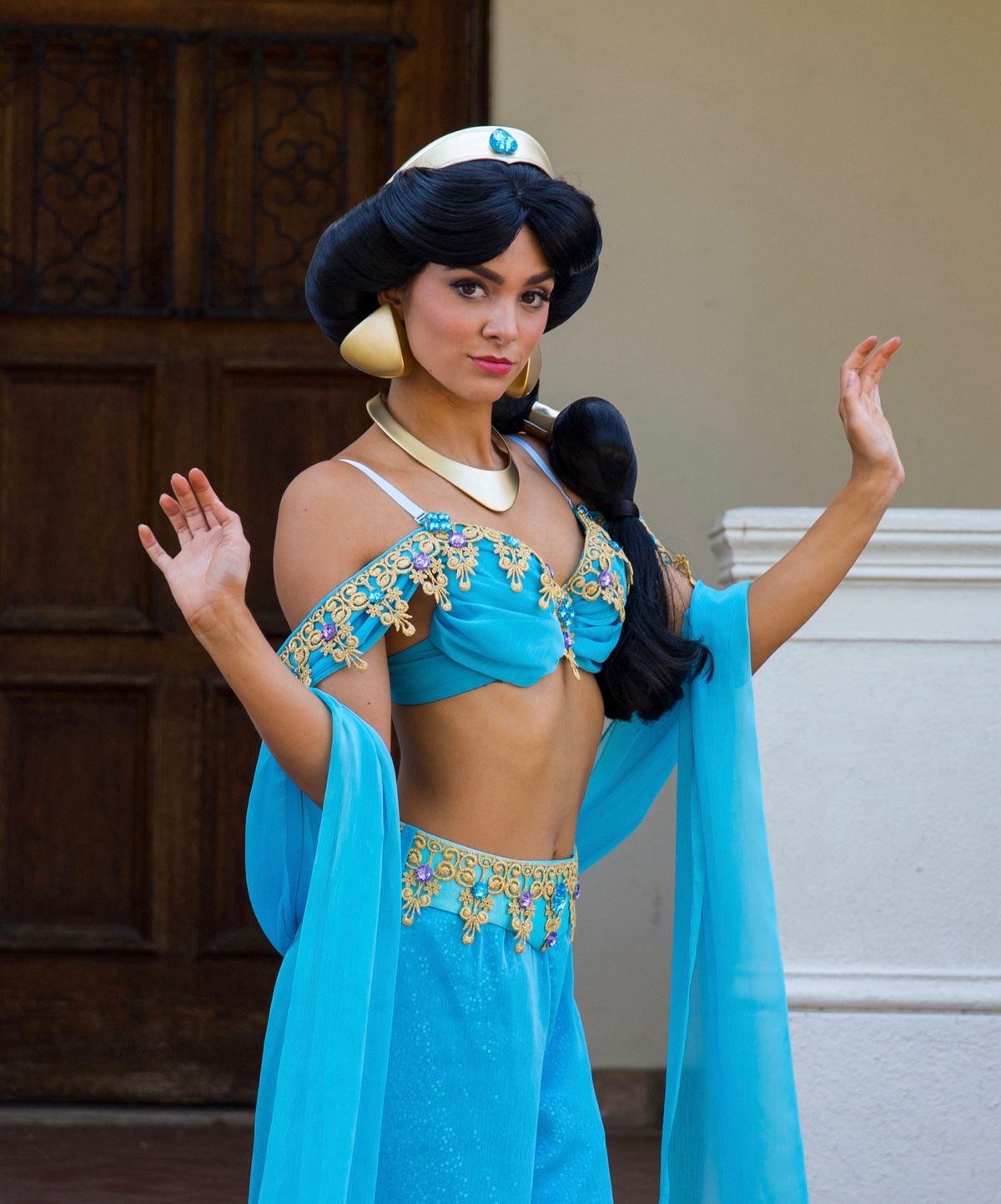 Jasmine Aladdin party character
